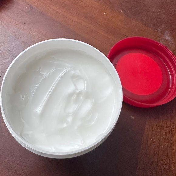 Cream - Picture 2 of 2